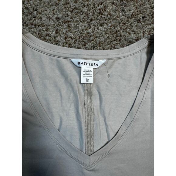 NWT - ATHLETA ESSENTIAL V-Neck Tee Shirt, size Women's XL, NEW!, Taupe/Tan - Picture 8 of 8